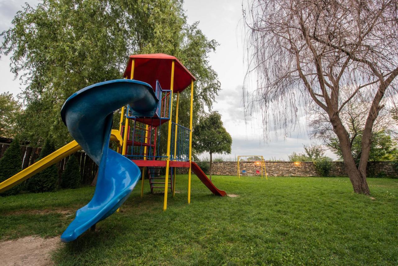 Konak Nestor Bungalows Скоп'є Екстер'єр фото